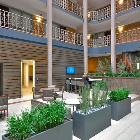 Embassy Suites By Hilton Denver Central Park Interieur foto