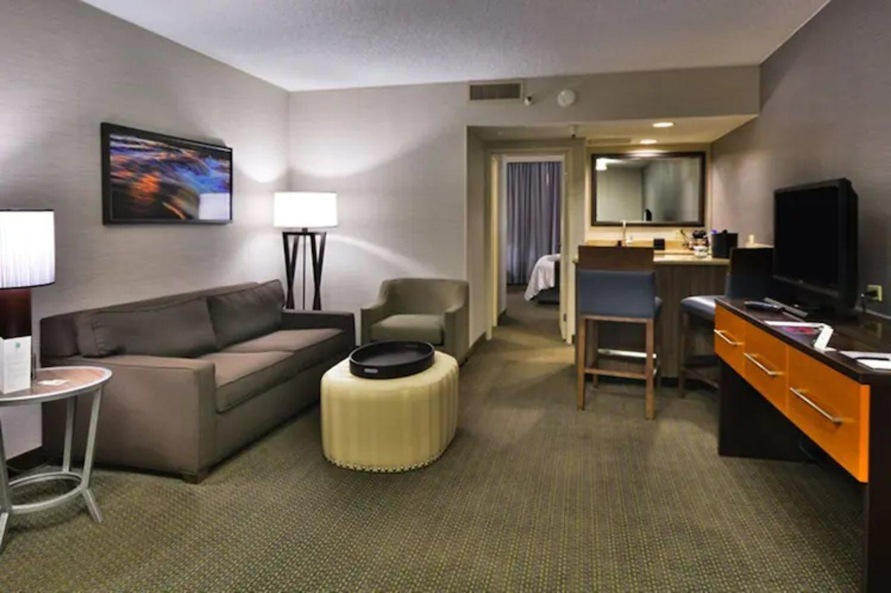 Embassy Suites By Hilton Denver Central Park Buitenkant foto