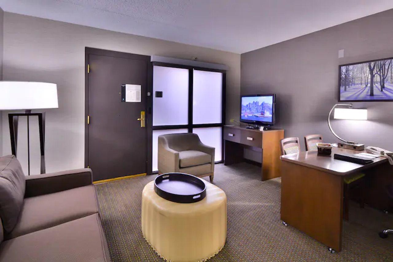 Embassy Suites By Hilton Denver Central Park Buitenkant foto