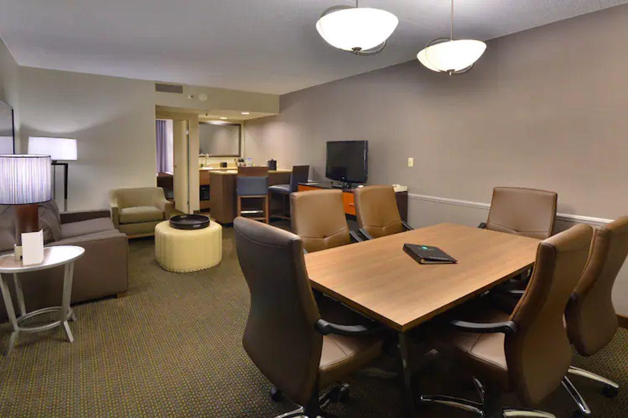 Embassy Suites By Hilton Denver Central Park Buitenkant foto