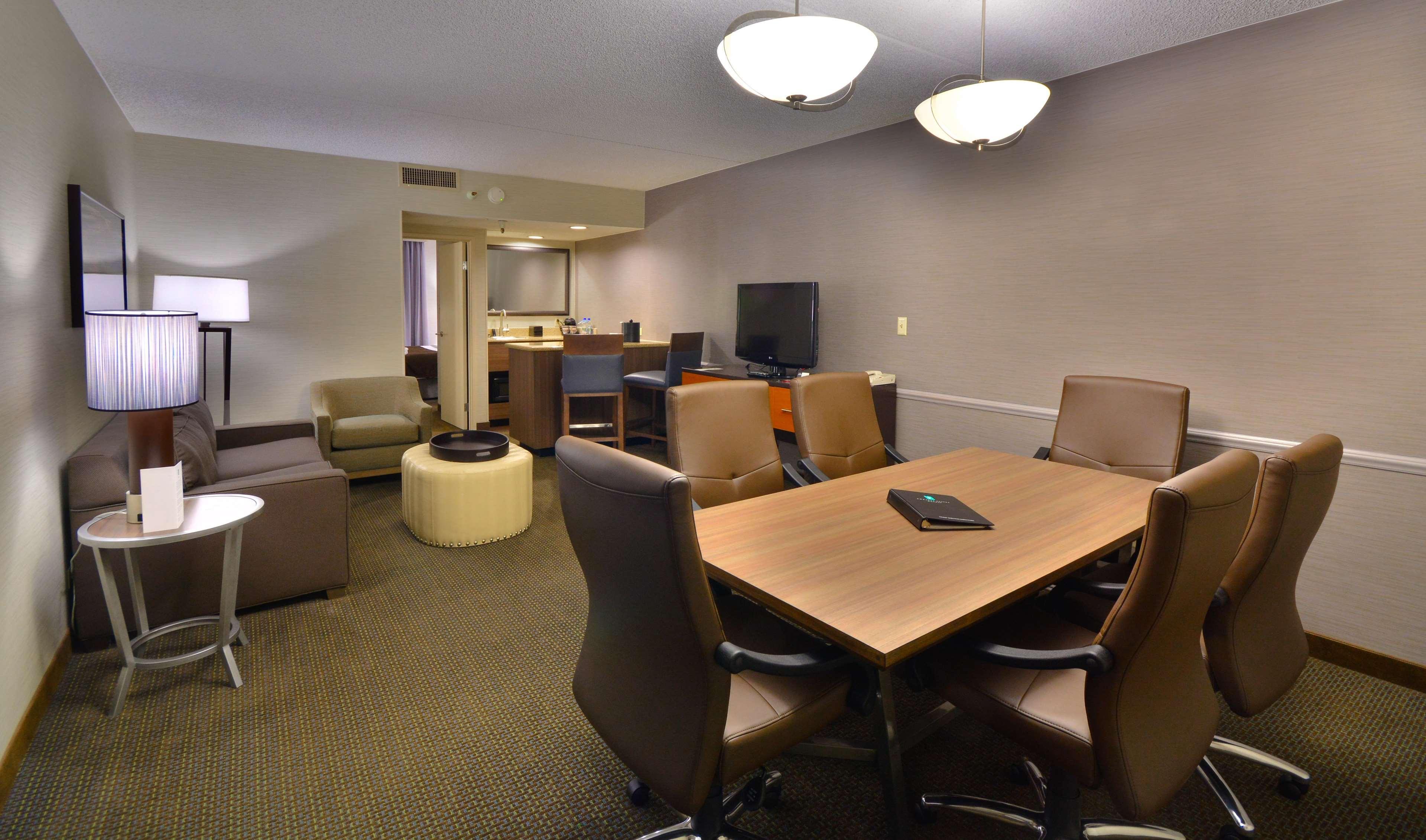 Embassy Suites By Hilton Denver Central Park Kamer foto