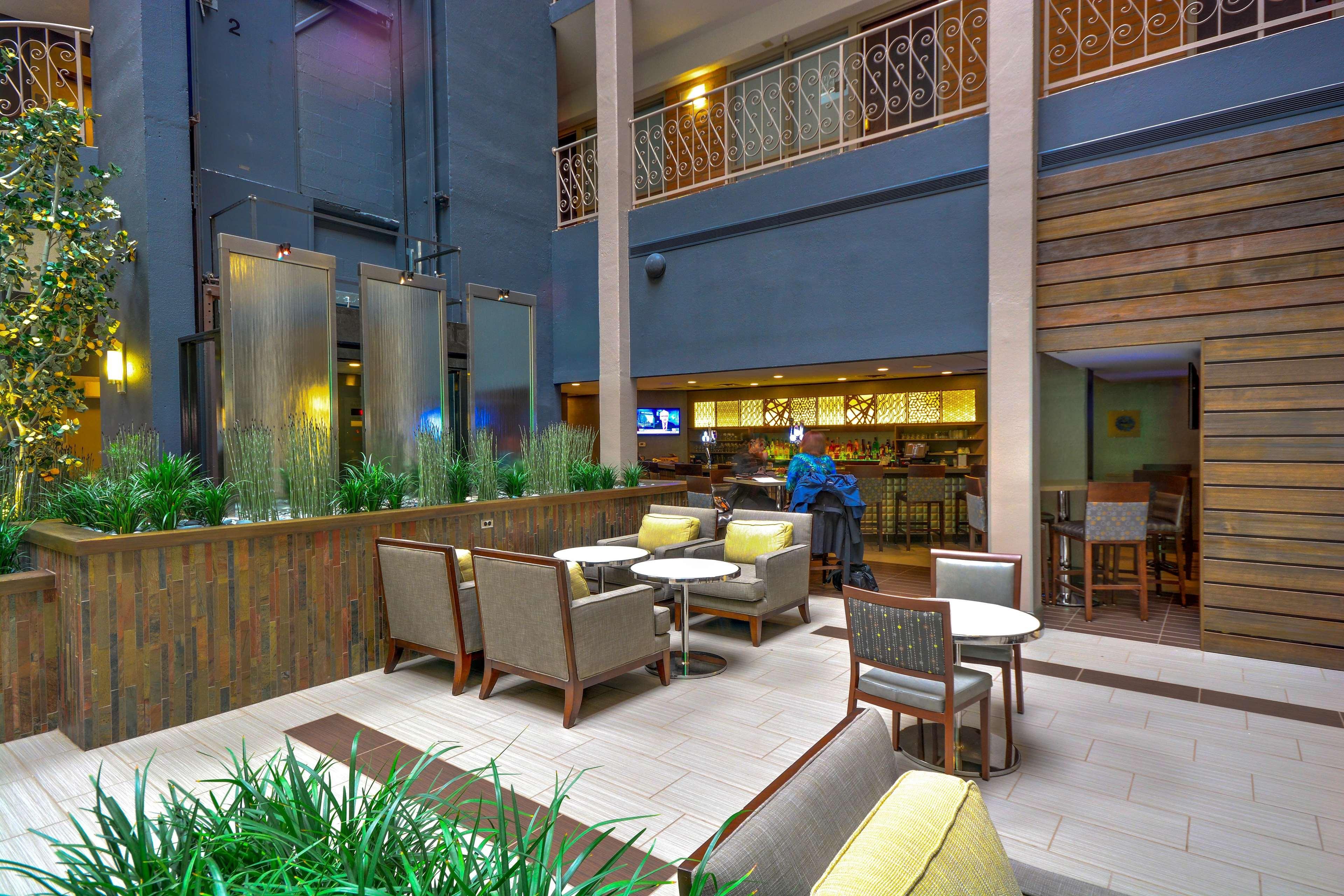 Embassy Suites By Hilton Denver Central Park Interieur foto