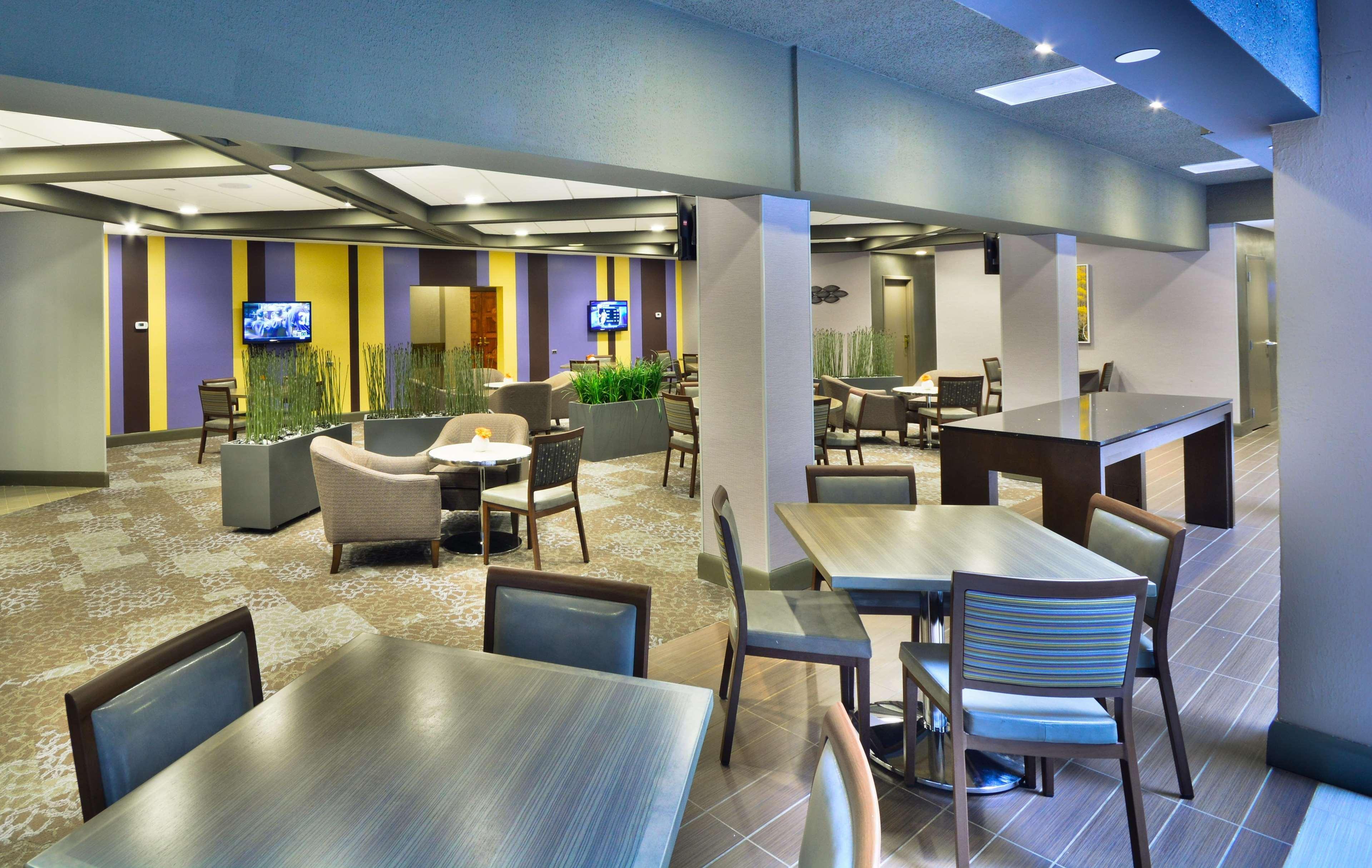 Embassy Suites By Hilton Denver Central Park Restaurant foto