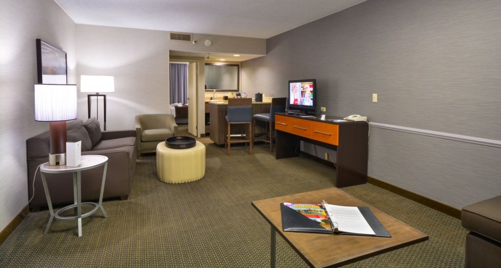 Embassy Suites By Hilton Denver Central Park Kamer foto