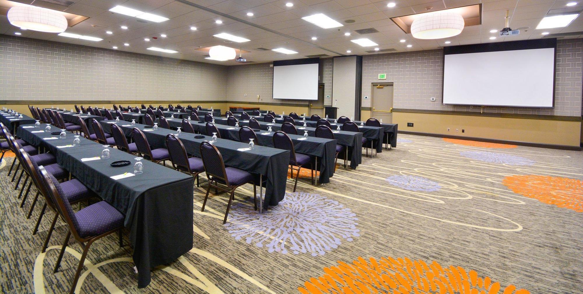 Embassy Suites By Hilton Denver Central Park Zakenleven foto