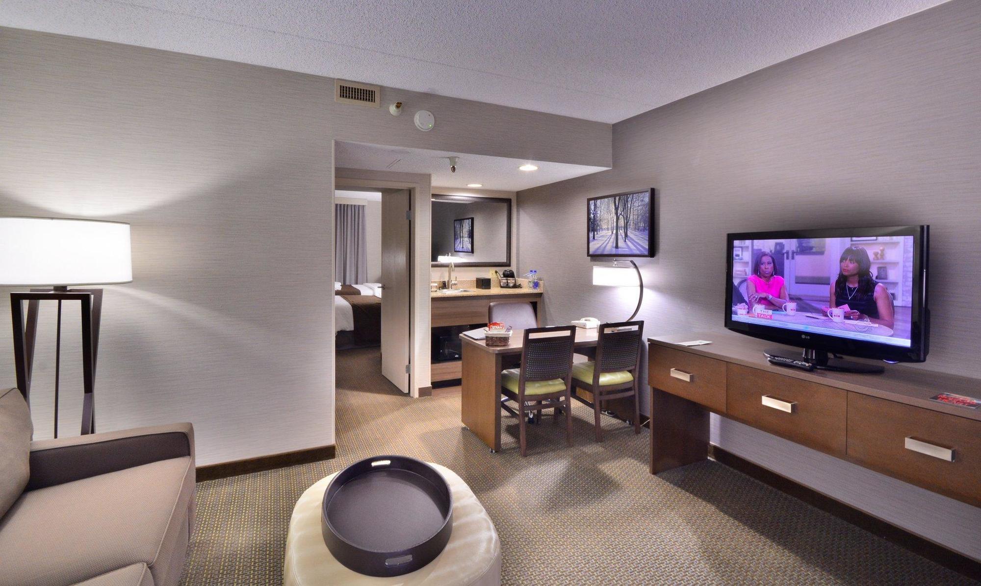 Embassy Suites By Hilton Denver Central Park Kamer foto