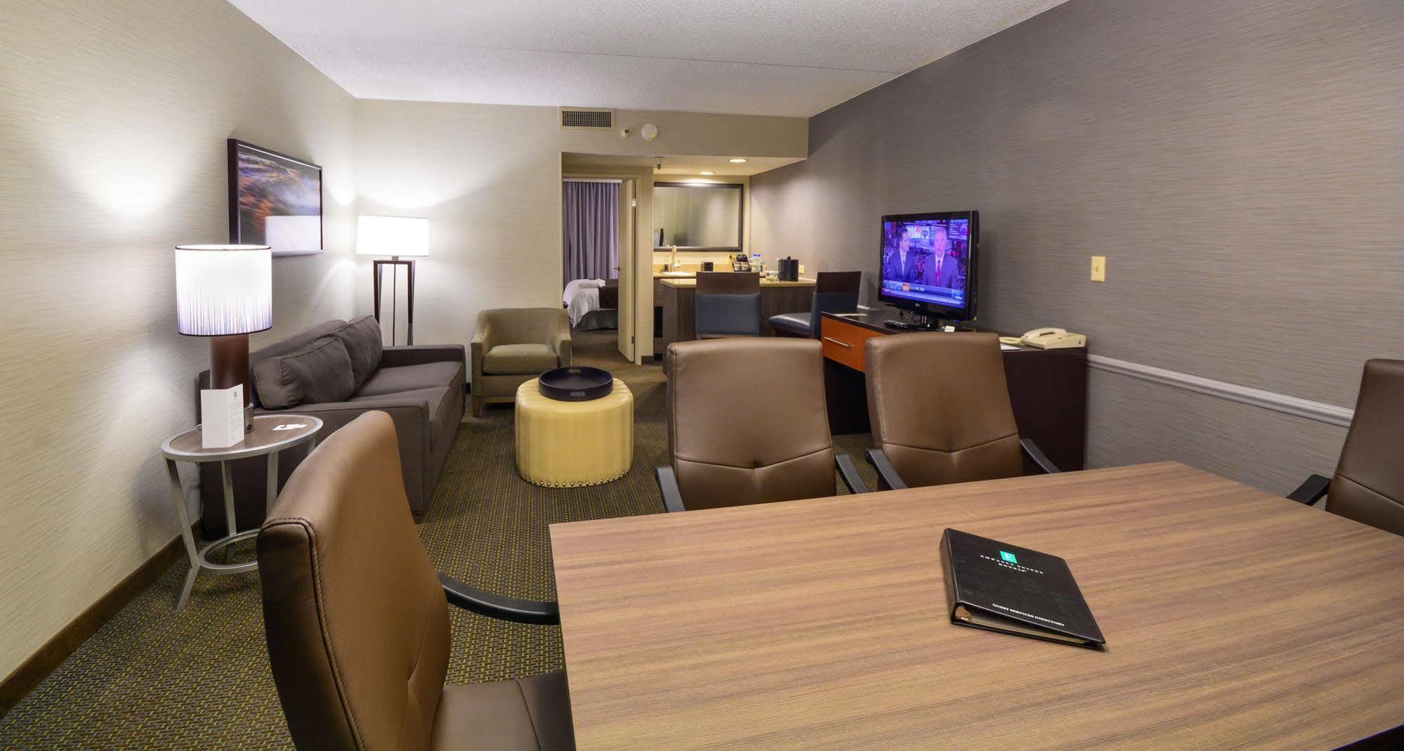Embassy Suites By Hilton Denver Central Park Kamer foto